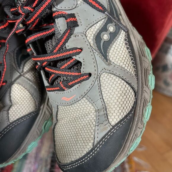 Saucony Women’s Sneakers in Gray and Green with Orange Laces Size 9 - Picture 7 of 15